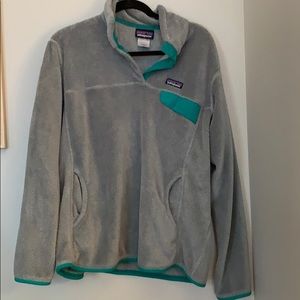 Grey Patagonia fleece sweatshirt